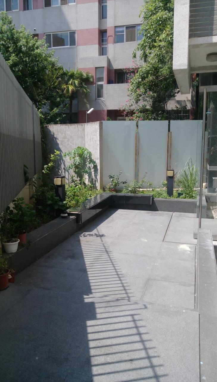 Fengjia Qing Su Homestay Taichung Esterno foto