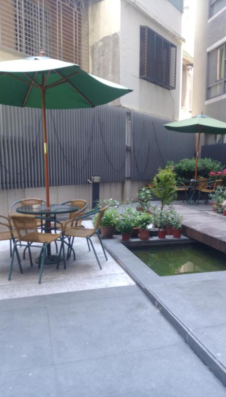 Fengjia Qing Su Homestay Taichung Esterno foto